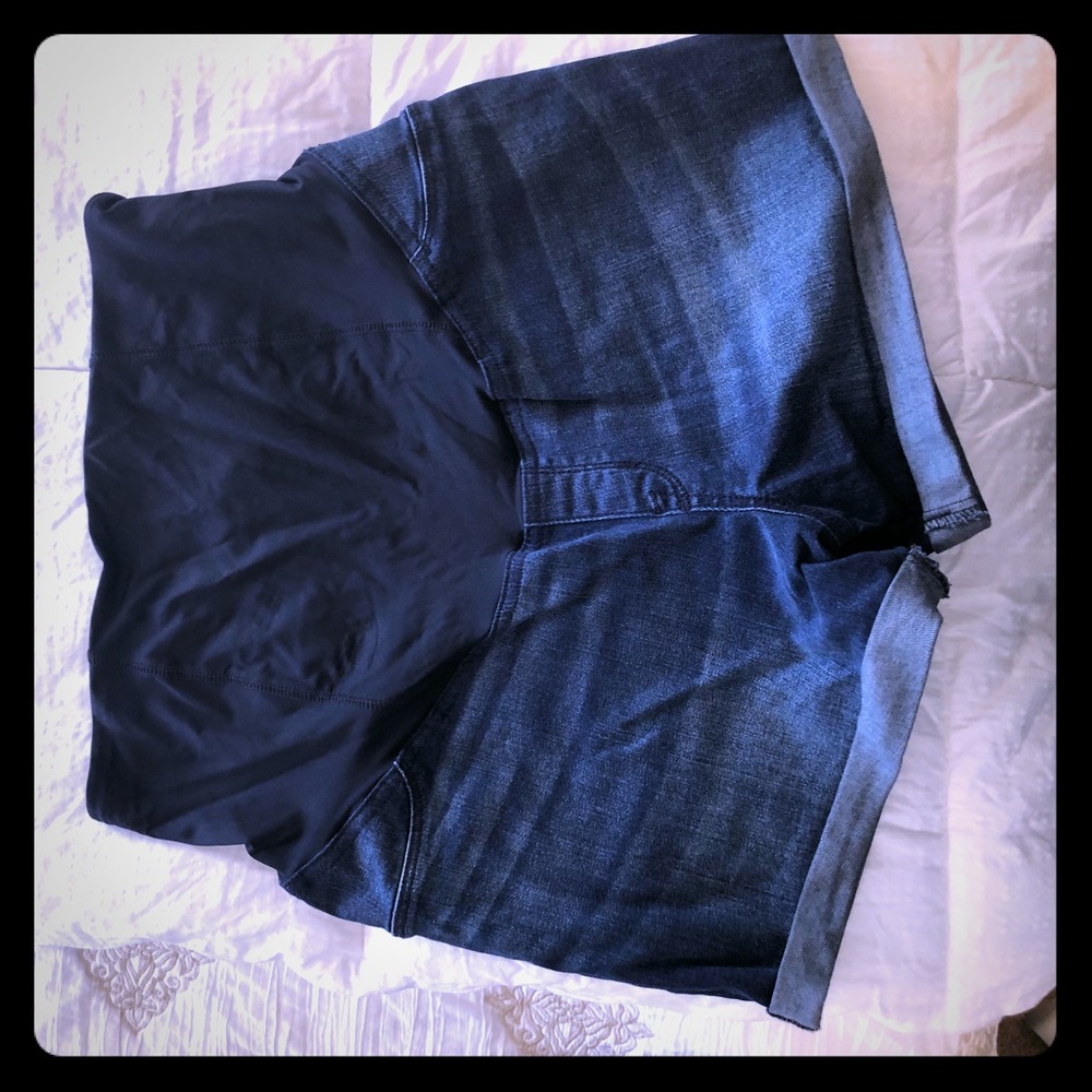 Maternity shorts